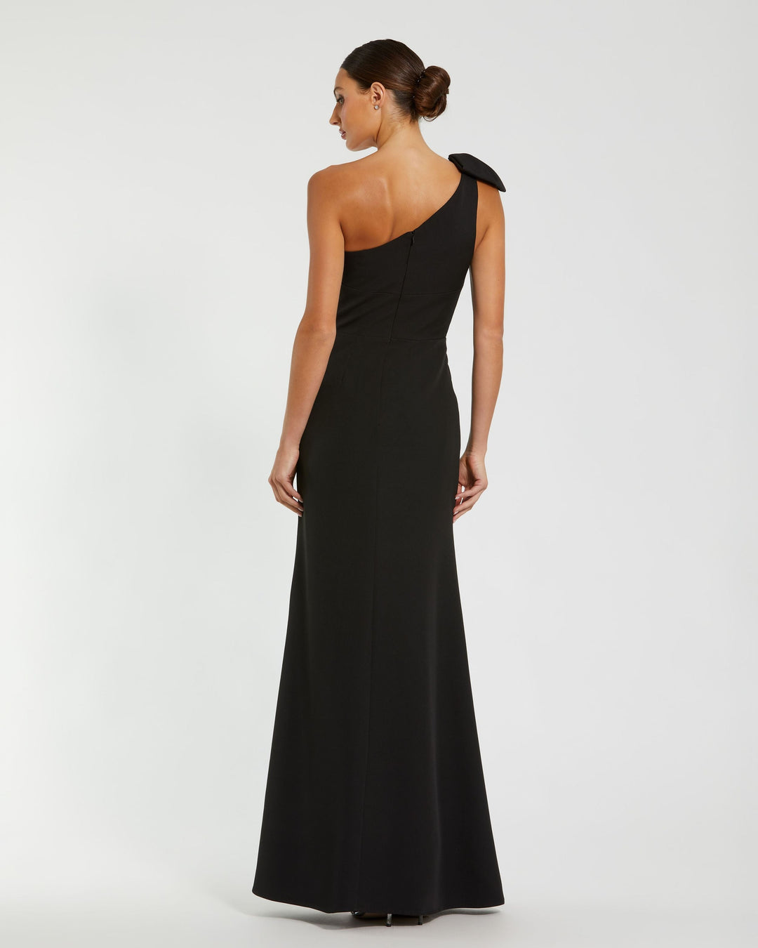 Mac Duggal PERFECT Black Crepe One Shoulder Fitted Evening Gown With Bow