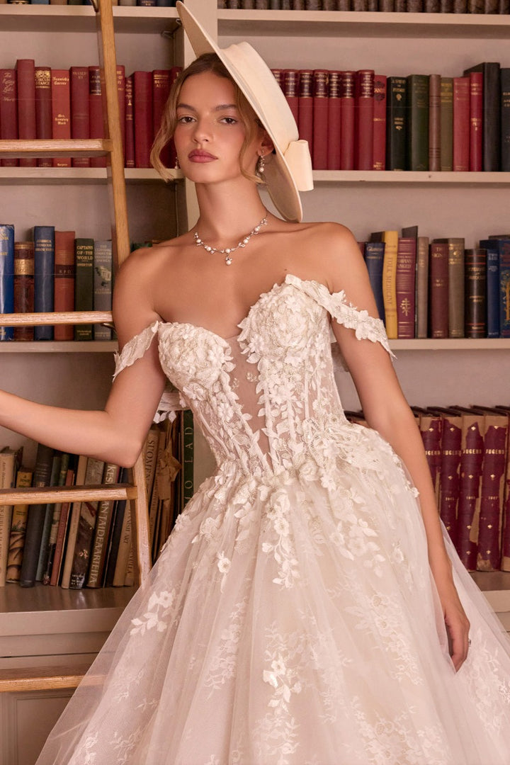 Andrea & Leo Couture WL093 detail view